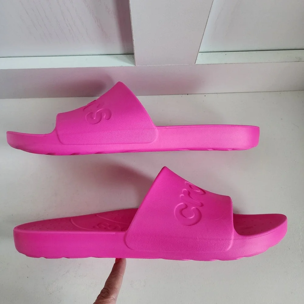 Crocs Classic Slide Sandals Mens 11 / Womens 13 Electric Neon Pink Crush  Barbie